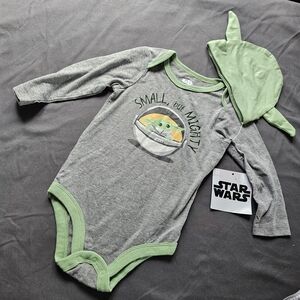 🌟*3/$30 Or 6/$50* Star Wars Baby Yoda Gray and Green Onesie And Hat NWT 12-18m